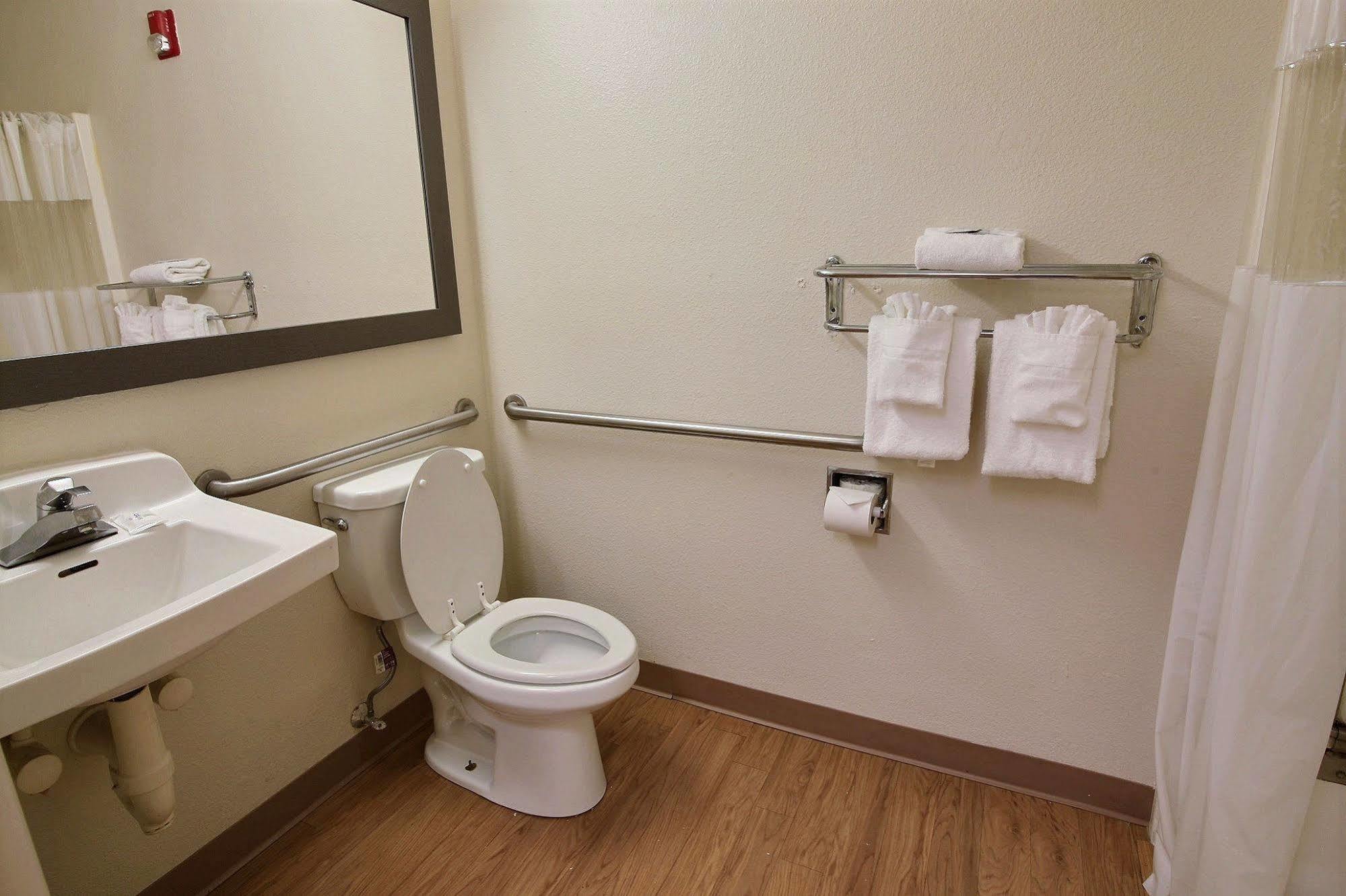 Intown Suites Extended Stay Chesapeake Va - I-64 Crossways Blvd Екстериор снимка